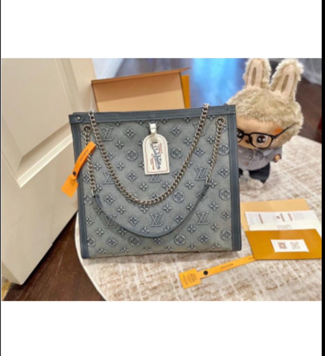 LV Pochette Voyage MM Prestige Alternative